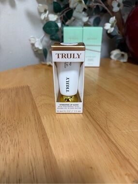 Truly Hydrating Lip Gloss clear Coco Cloud Silver Shimmer,0.44oz, BNIB,AUTHENTIC